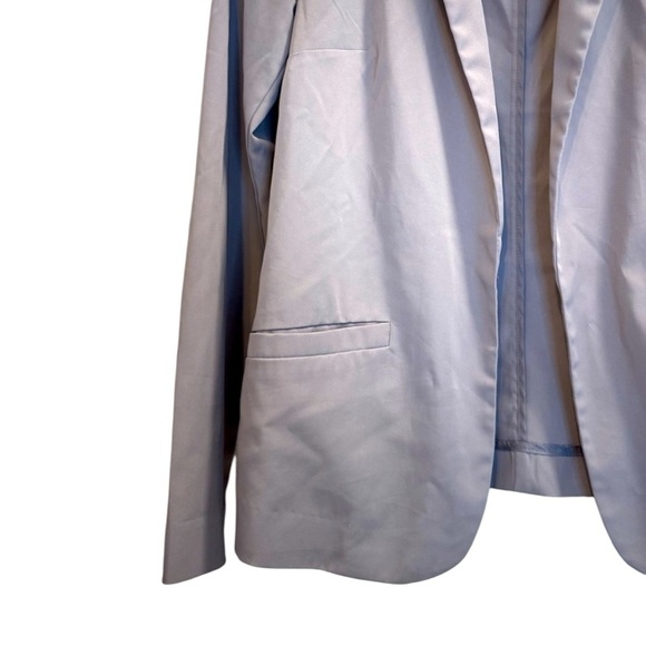 Light Gray Woman’s Business Suit Jacket - Picture 8 of 10